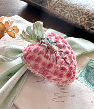 Load image into Gallery viewer, Pale Pink Speckled Velvet Beaded Heart Token