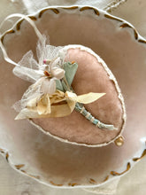 Load image into Gallery viewer, Pale Pink Silk Velvet Heart Token