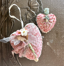 Load image into Gallery viewer, Blush Pink Speckled Velvet Heart Token