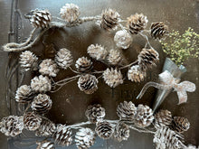 Load image into Gallery viewer, Champagne Glittered Pinecones Garland