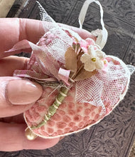 Load image into Gallery viewer, Blush Pink Speckled Velvet Heart Token