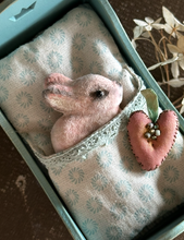 Load image into Gallery viewer, Spring Bunnies Class and Kit