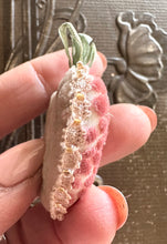 Load image into Gallery viewer, Pale Pink Speckled Velvet Beaded Heart Token