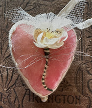 Load image into Gallery viewer, Silk Velvet Heart Tokens