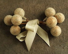 Load image into Gallery viewer, Champagne Frosted Gold Sugar Stamen Millinery Balls