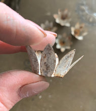 Load image into Gallery viewer, 4 Rusted Aged Metal Flower Crowns