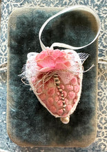 Load image into Gallery viewer, Silk Velvet Heart Tokens
