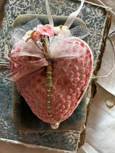 Load image into Gallery viewer, Silk Velvet Heart Tokens

