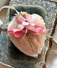 Load image into Gallery viewer, Silk Velvet Heart Tokens
