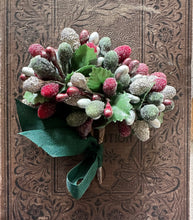 Load image into Gallery viewer, Holiday Sugared Metallic Stamens
