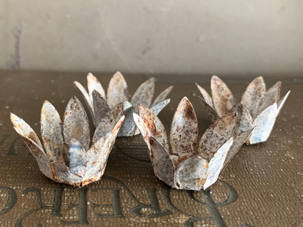 4 Rusted Aged Metal Flower Crowns